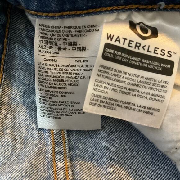 Women's Levis Wedgie Size 26 Raw Hem Blue High Rise Jeans - Picture 3 of 8